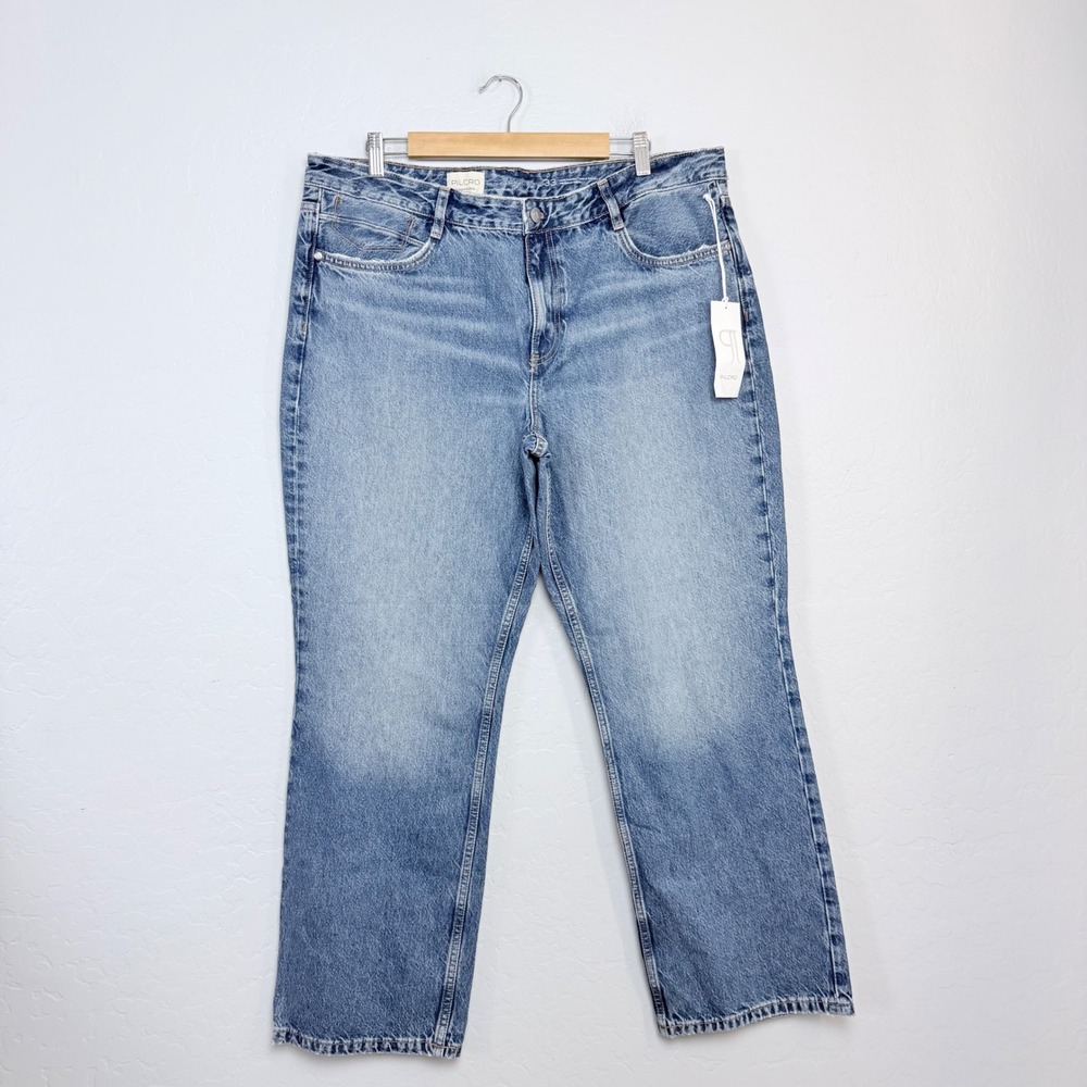 NEW Pilcro Anthropologie Straight Leg Jeans Medium Wash Blue Size 33 NWT